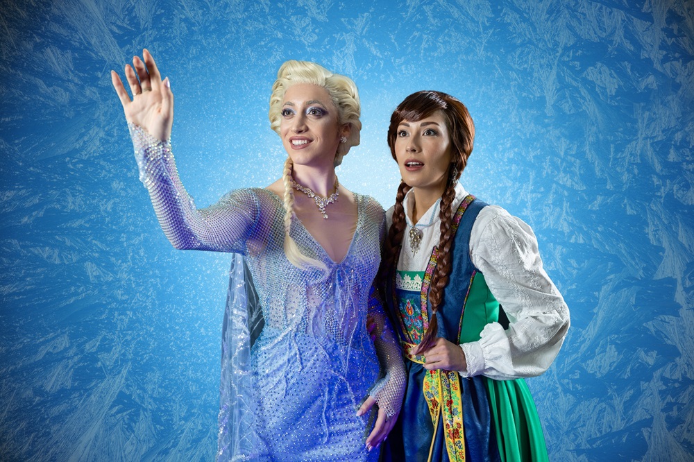 09 TUTS2425 Frozen Jenna Lea Rosen as Elsa and Cailen Fu as Anna in TUTS Production of Disneys Frozen Photographer Melissa Taylorjpg