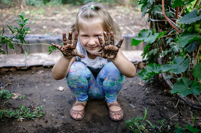 child gardening