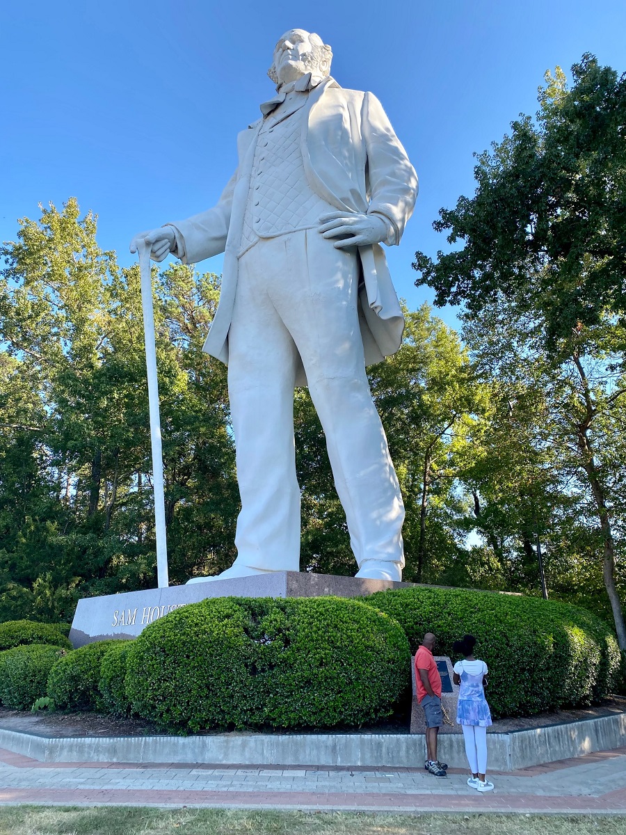 sam houston statue